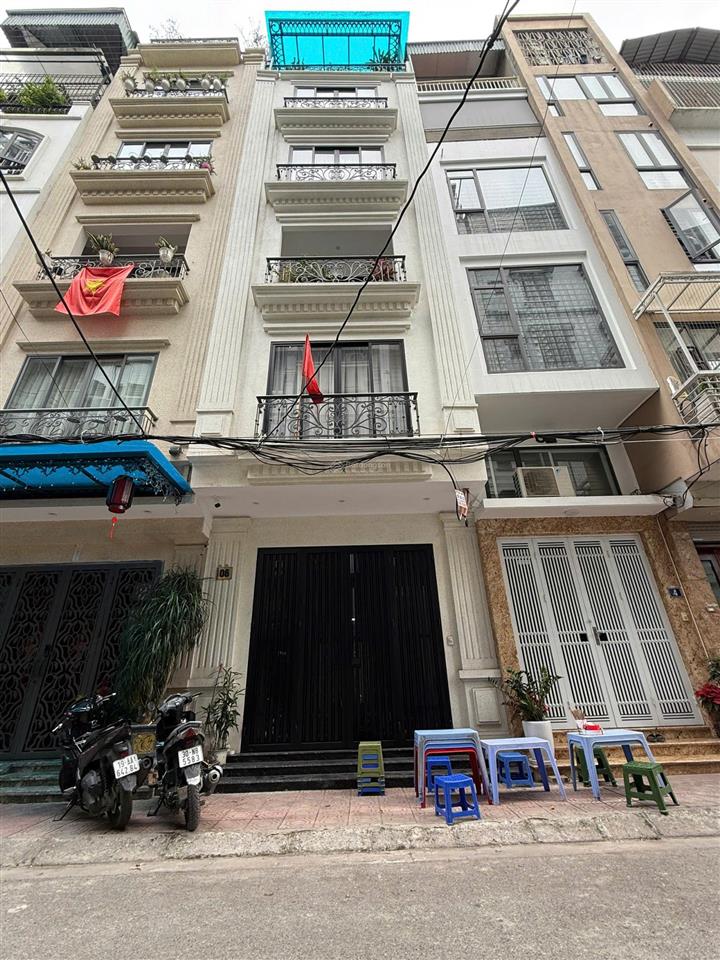 Kiệt tác 7 tầng thang máy  full nội thất cao cấp  có năng lượng mặt trời  phố hồng hà