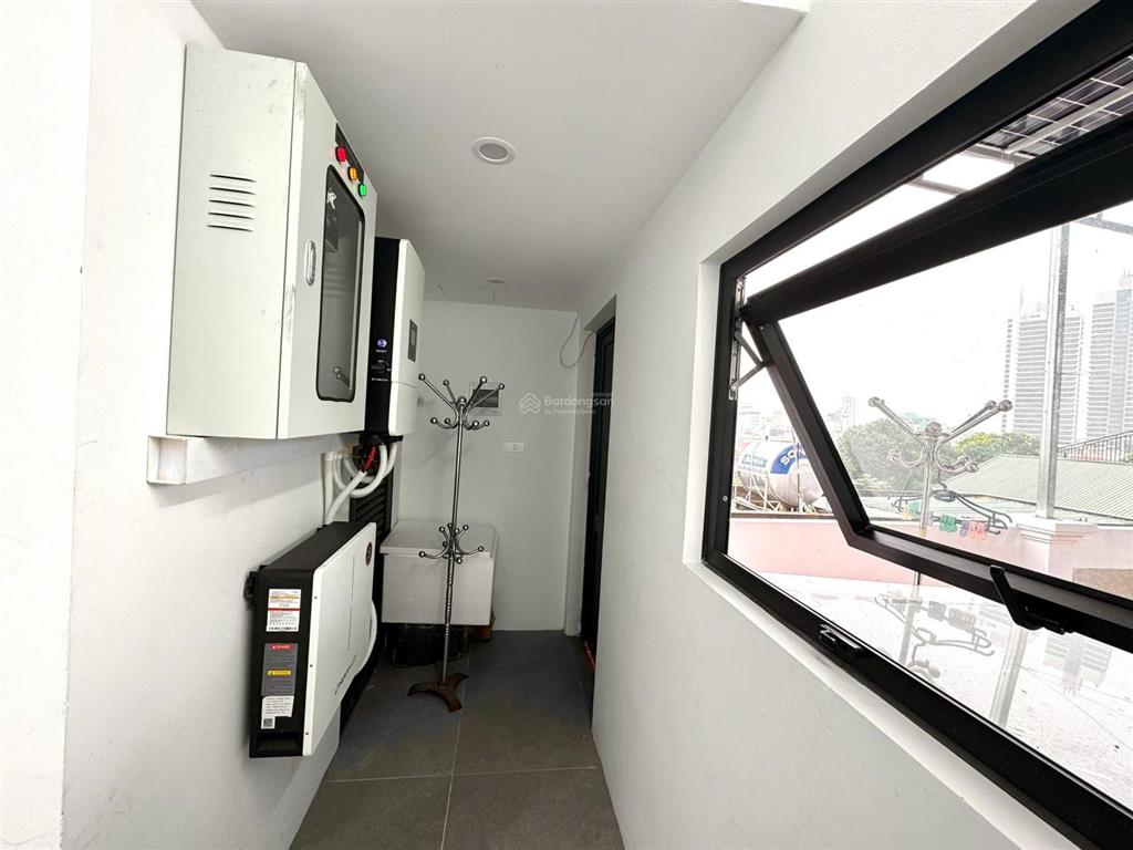 Kiệt tác 7 tầng thang máy  full nội thất cao cấp  có năng lượng mặt trời  phố hồng hà