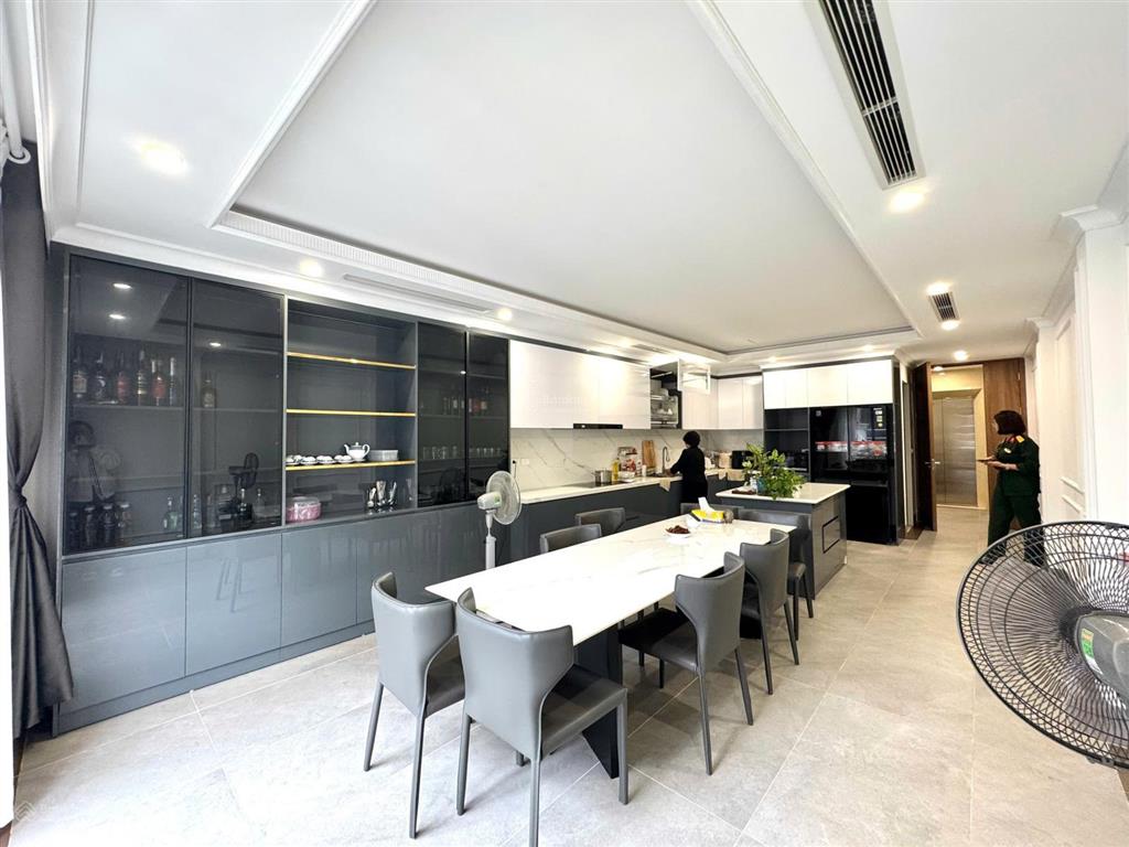 Kiệt tác 7 tầng thang máy  full nội thất cao cấp  có năng lượng mặt trời  phố hồng hà