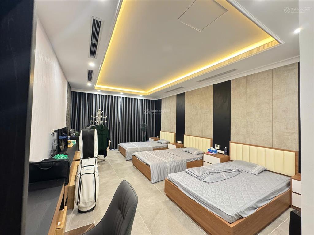 Kiệt tác 7 tầng thang máy  full nội thất cao cấp  có năng lượng mặt trời  phố hồng hà
