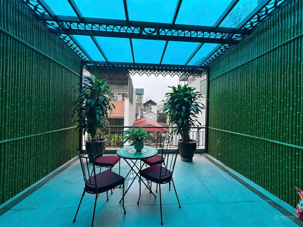 Kiệt tác 7 tầng thang máy  full nội thất cao cấp  có năng lượng mặt trời  phố hồng hà