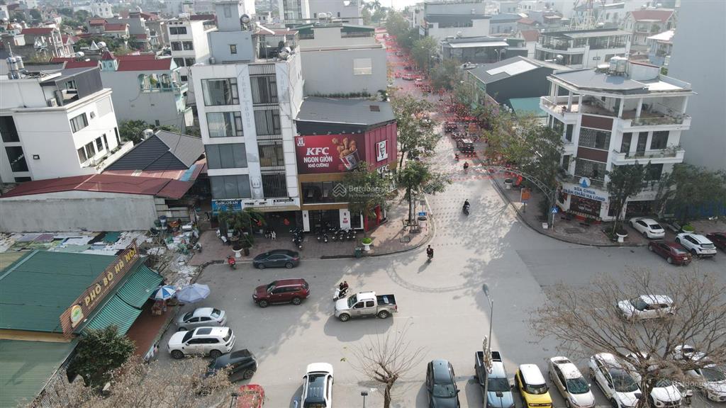 Chính chủ tôi cho thuê nhà 5 tầng trung tâm tp chí linh  nằm giữa kđt vincom sầm uất  đường 30m