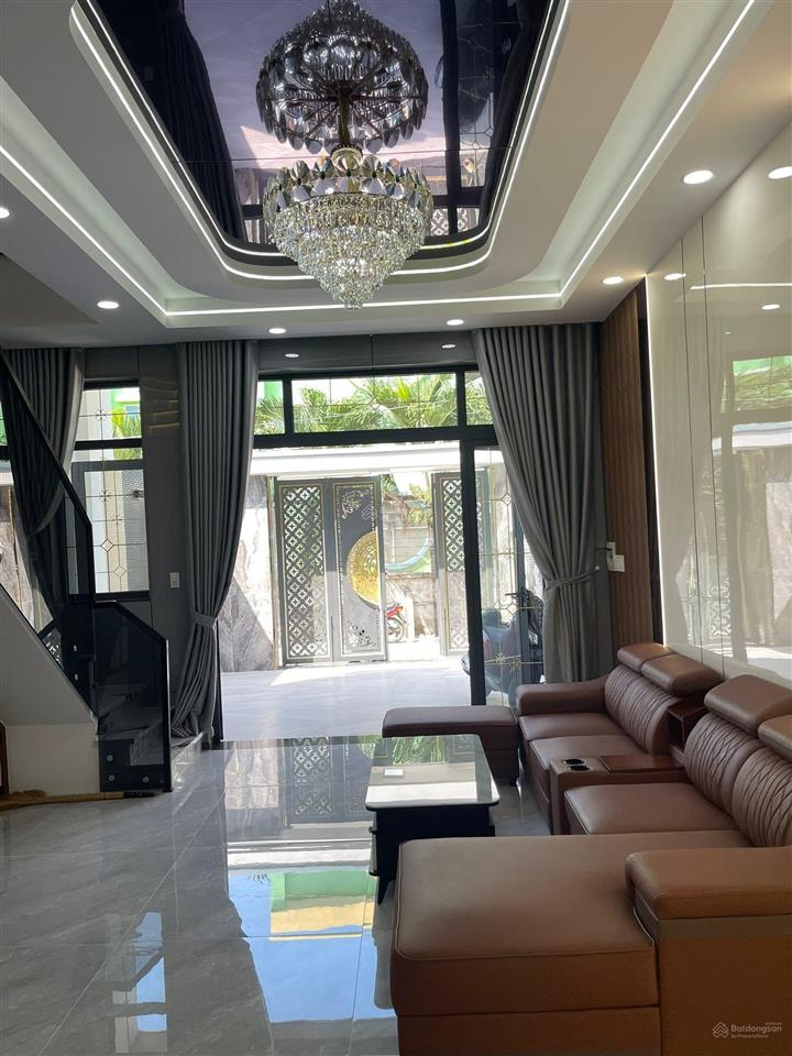 Nhà 5x25 3 ngủ, 1 thờ lớn, đường nguyễn thị sóc hóc môn, sổ hồng riêng hoàn công