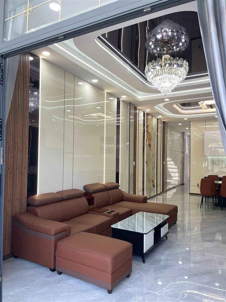Nhà 5x25 3 ngủ, 1 thờ lớn, đường nguyễn thị sóc hóc môn, sổ hồng riêng hoàn công