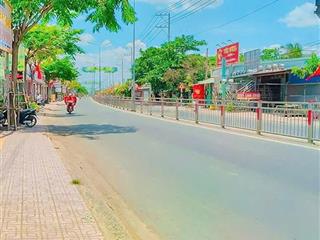 Nhà xưởng 1750m2 mặt tiền tỉnh lộ 826 ngay trung tâm rạch kiến