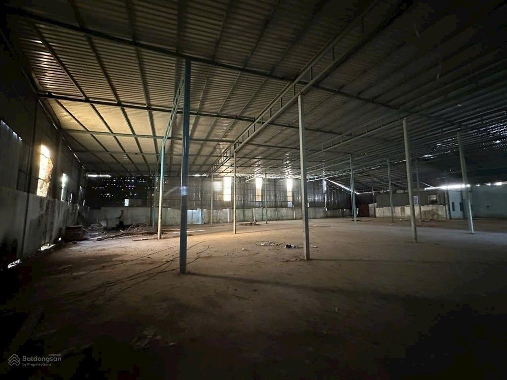 Nhà xưởng 1750m2 mặt tiền tỉnh lộ 826 ngay trung tâm rạch kiến