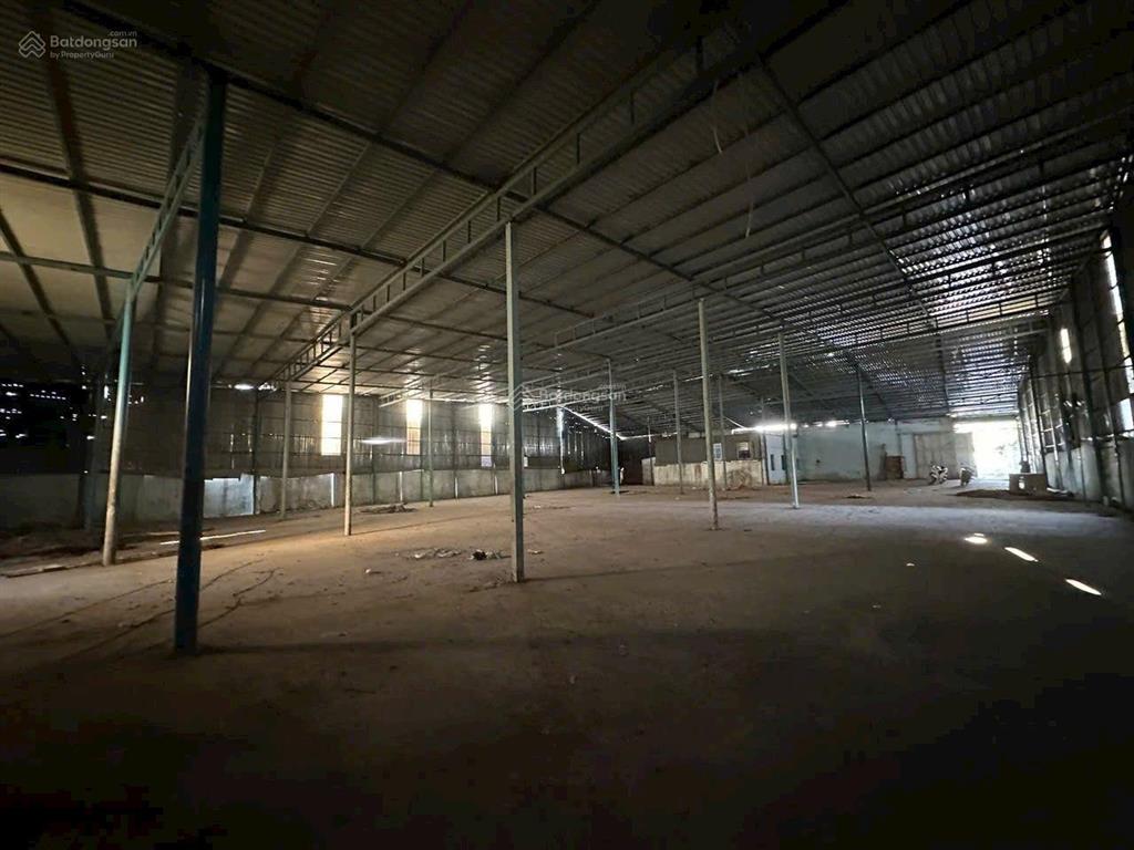 Nhà xưởng 1750m2 mặt tiền tỉnh lộ 826 ngay trung tâm rạch kiến