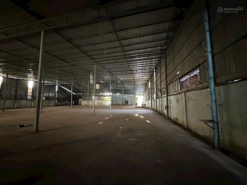 Nhà xưởng 1750m2 mặt tiền tỉnh lộ 826 ngay trung tâm rạch kiến