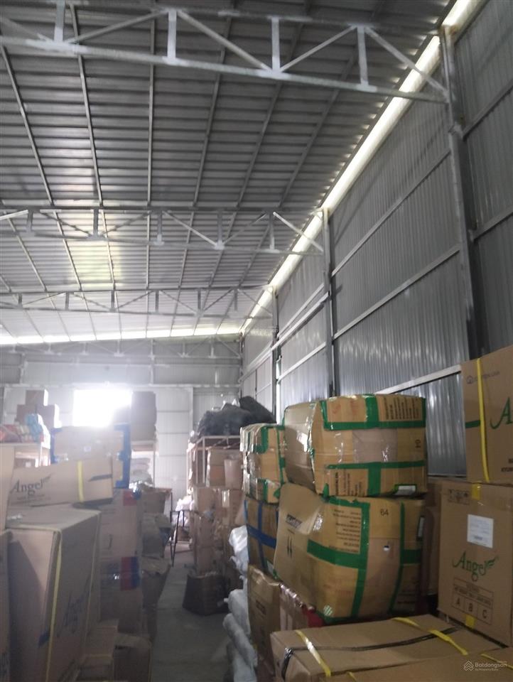 Kho xưởng 1400m2 có 300m2 thổ cư tân bửu đường container