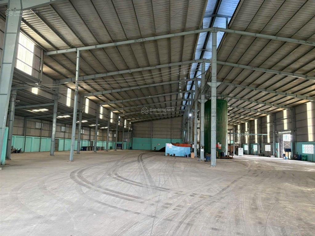 Nhà xưởng 4300m2 đất skc long khê cần đước, đường container pccc đầy đủ, có hoàn công