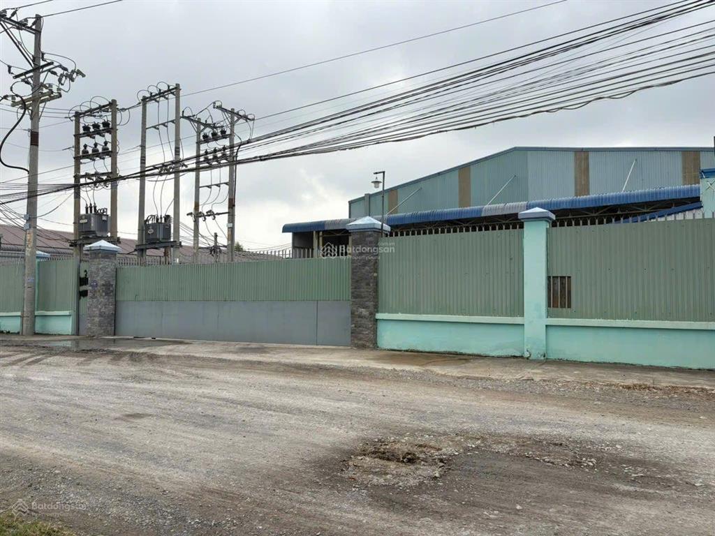 Nhà xưởng 4300m2 đất skc long khê cần đước, đường container pccc đầy đủ, có hoàn công