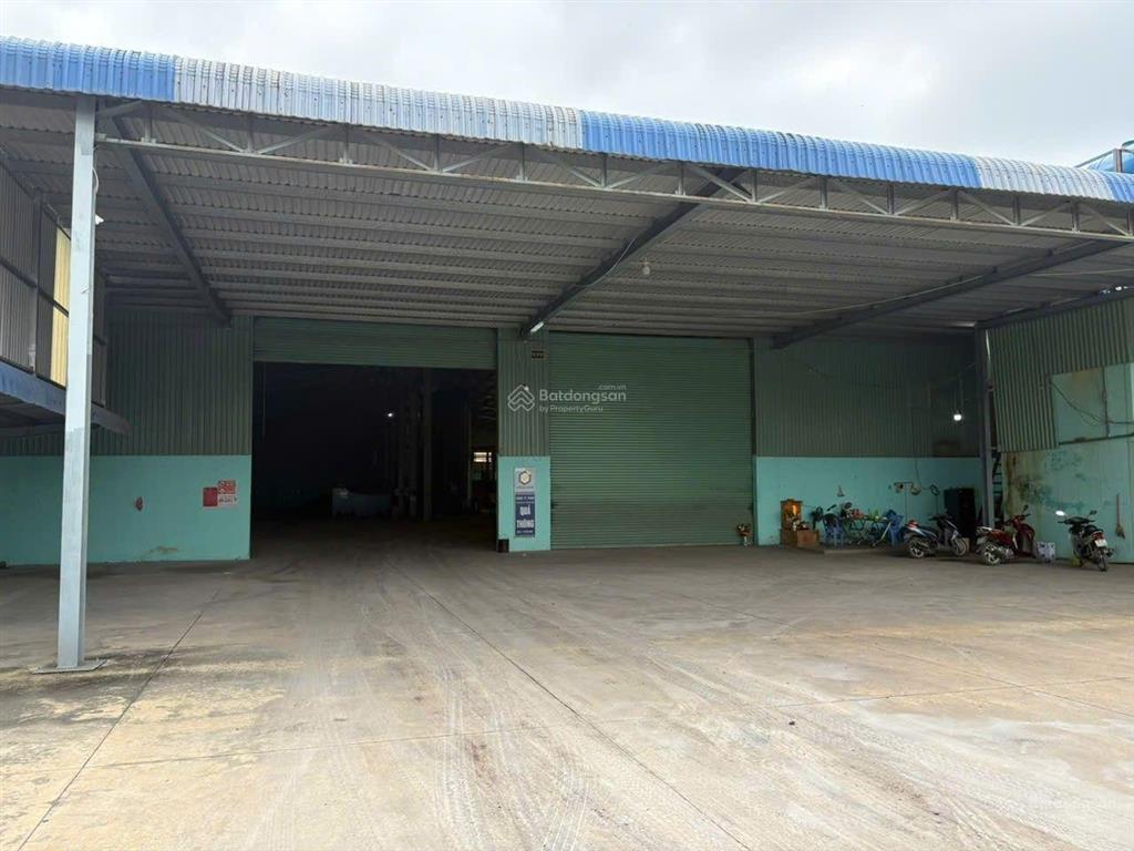 Nhà xưởng 4300m2 đất skc long khê cần đước, đường container pccc đầy đủ, có hoàn công