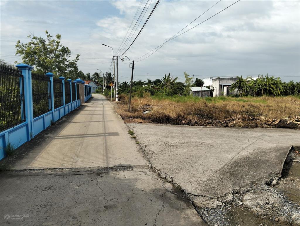 Bán 1629m2 có 704m2 thổ cư có nhà nóc thái hoàn công đầy đủ long khê cần đước, đường ôtô