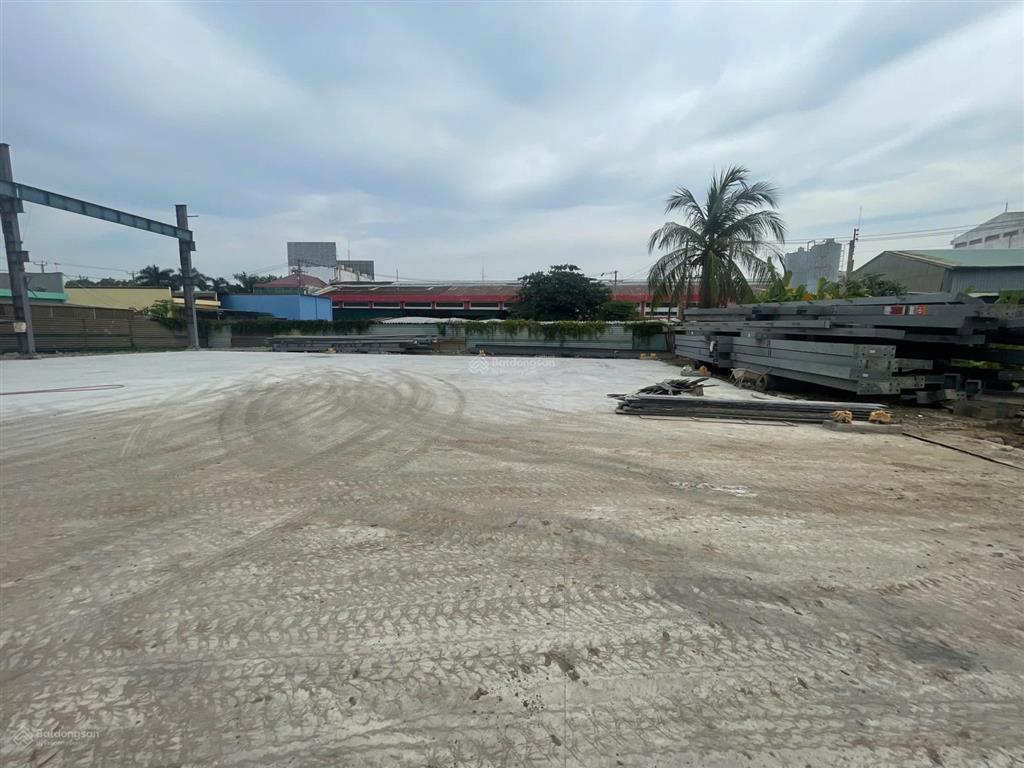 Kho xưởng 2550m2 mặt tiền ql1a
long hiệp  bến lức cách sài gòn 25km