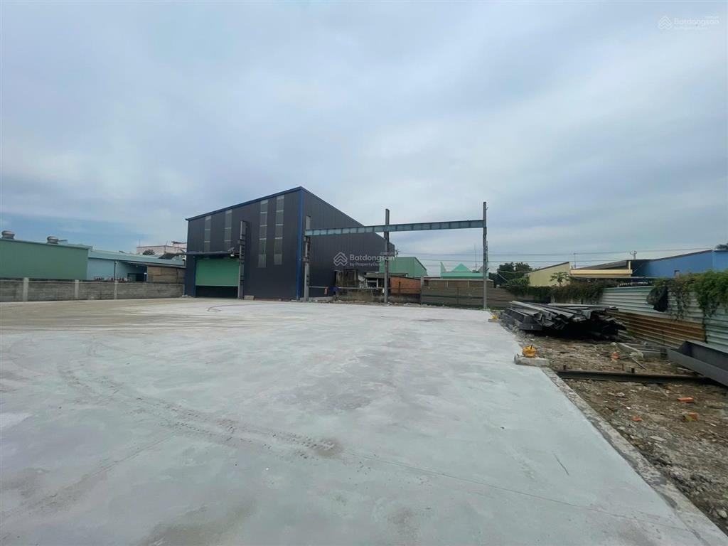 Kho xưởng 2550m2 mặt tiền ql1a
long hiệp  bến lức cách sài gòn 25km