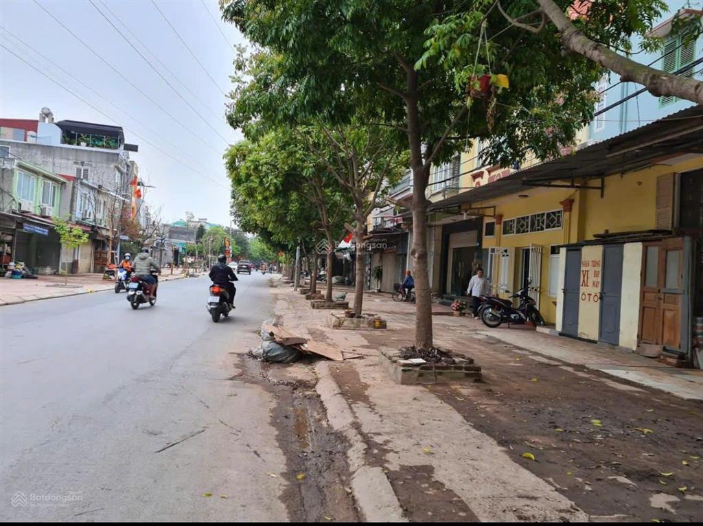 Mặt đường hoàng minh thảo  mặt tiền 5m đẹp hiếm có