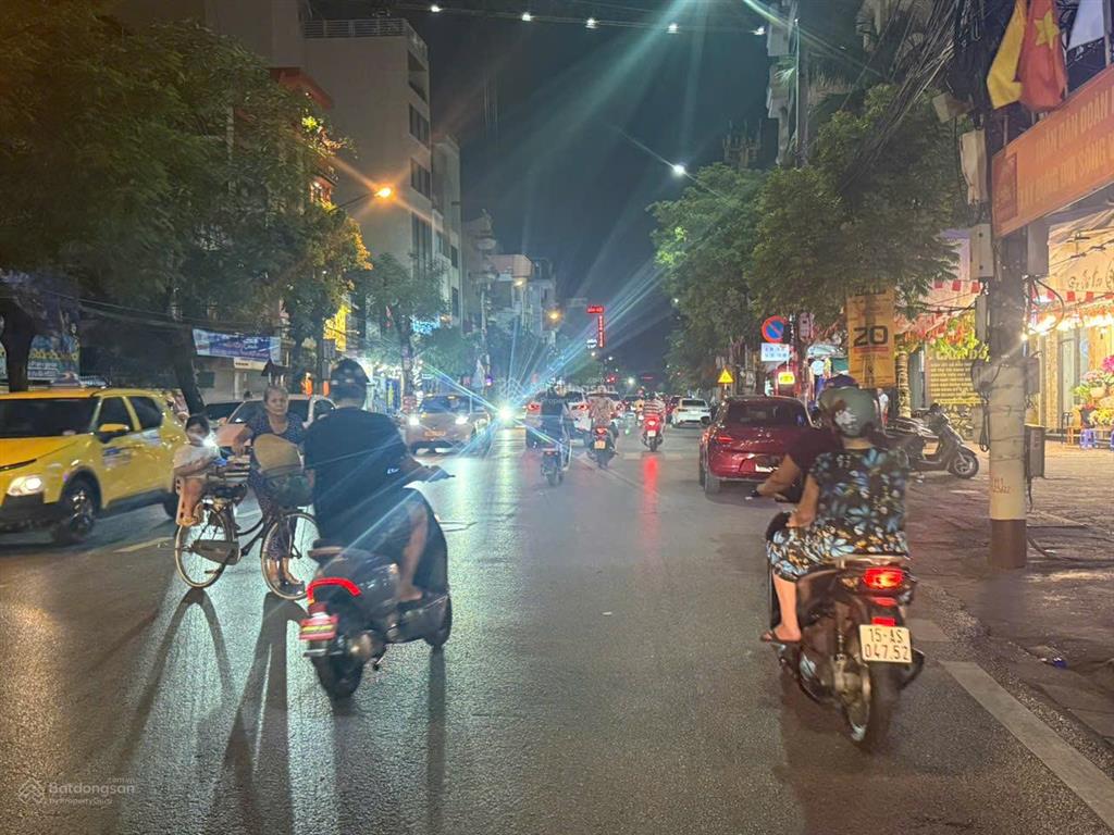 Mặt đường tô hiệu  siêu phẩm dòng tiền