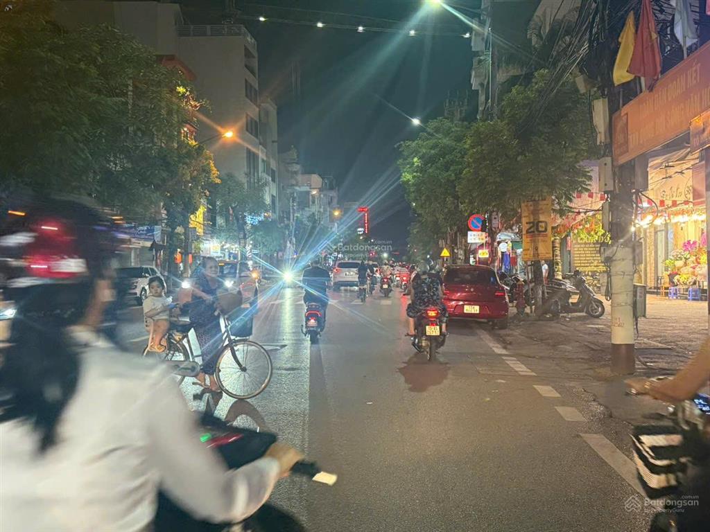 Mặt đường tô hiệu  siêu phẩm dòng tiền