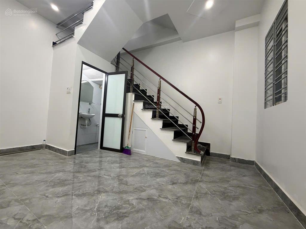 Nhỏ nhỏ xinh xinh tiện ích  1tỷ599 có nhà giữa trung tâm t. phố