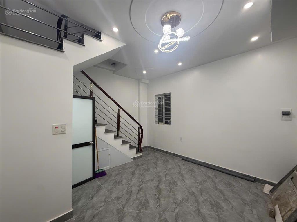 Nhỏ nhỏ xinh xinh tiện ích  1tỷ599 có nhà giữa trung tâm t. phố