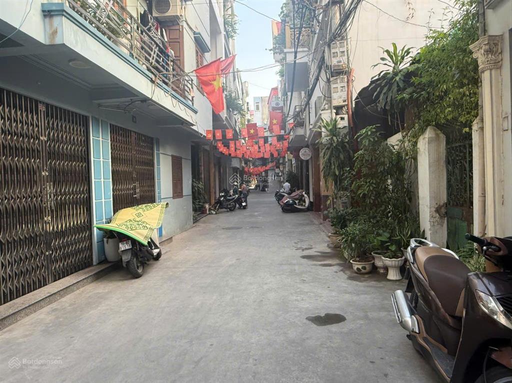 Nhỏ nhỏ xinh xinh tiện ích  1tỷ599 có nhà giữa trung tâm t. phố