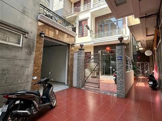 Nhà xây mới 4 tầng thang máy  3 bước ra mặt chợ hàng ngập tràn tiện ích