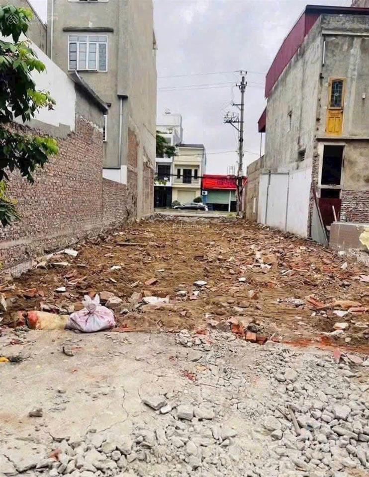 Bán 240m2 mặt đường quán nam  thiên lôi.
 ms 0983 336 ***