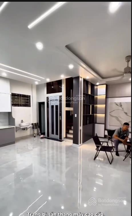 Nhà đẹp sát chợ hàng chỉ 6,5 tỷ