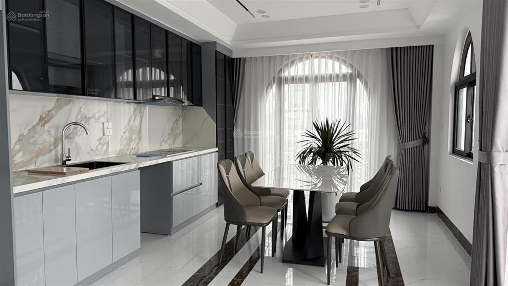 Bán nhà sài đồng  lô góc cực thoáng  ô tô đỗ cửa  full nội thất  long biên