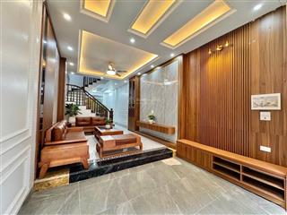 6 phòng ngủ thoáng sáng nhà bồ đề 55m2  giá 13.7tỷ