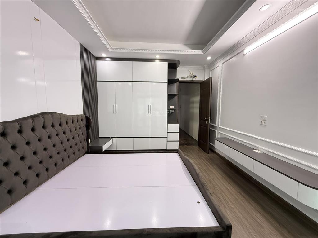 6 phòng ngủ thoáng sáng nhà bồ đề 55m2  giá 13.7tỷ