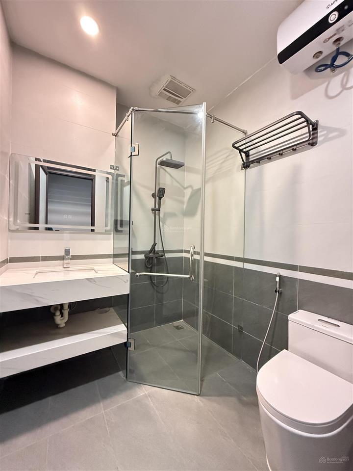 6 phòng ngủ thoáng sáng nhà bồ đề 55m2  giá 13.7tỷ