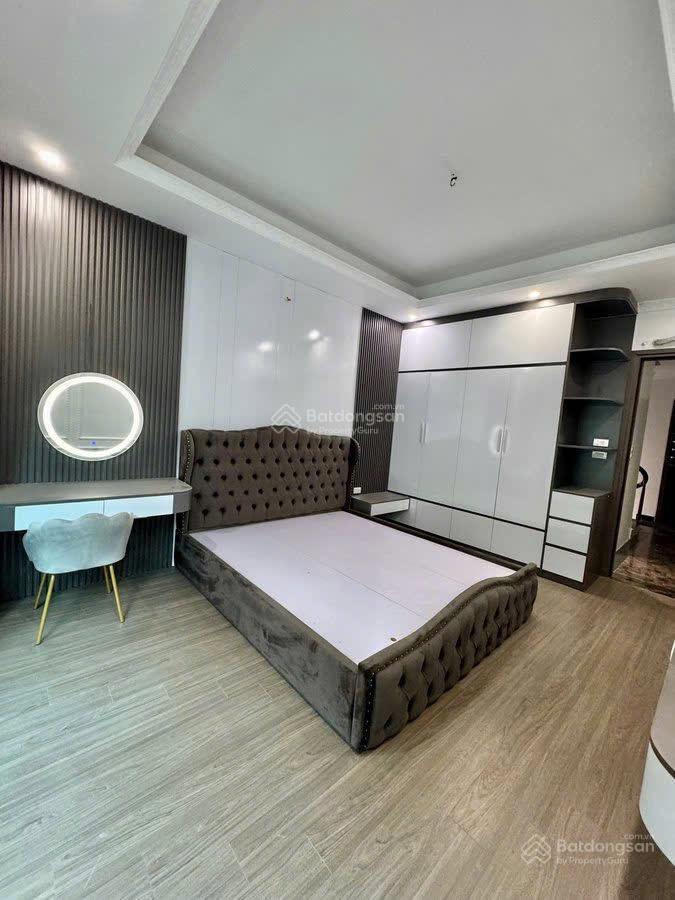 6 phòng ngủ thoáng sáng nhà bồ đề 55m2  giá 13.7tỷ