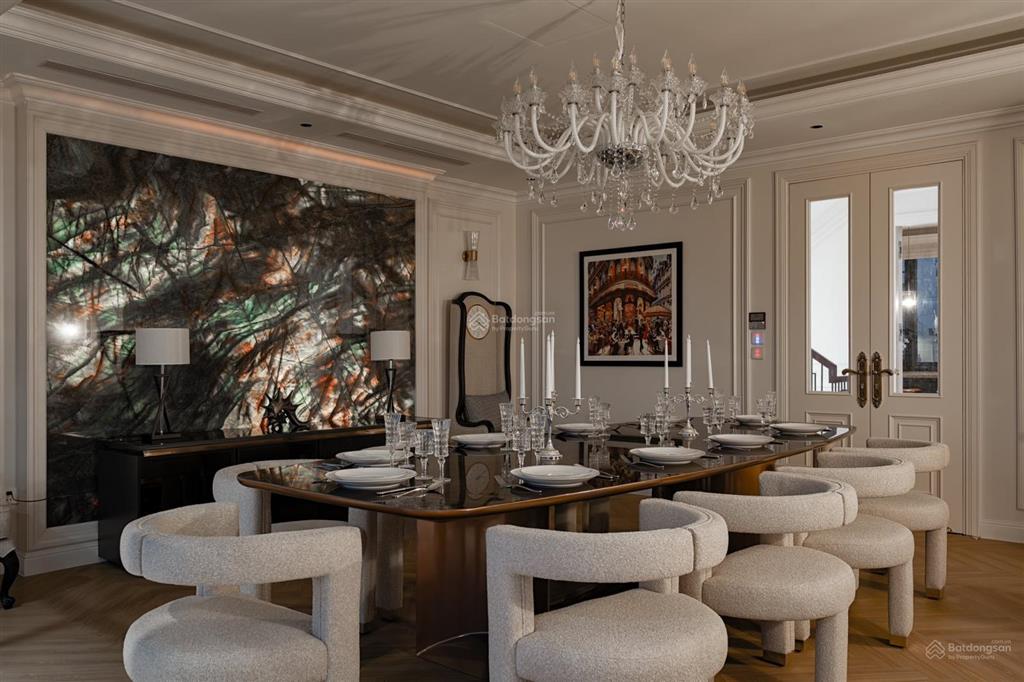 Nhà đẹp mặt hồ  80m2  7 tầng nội thất luxury  nguyễn văn cừ  long biên