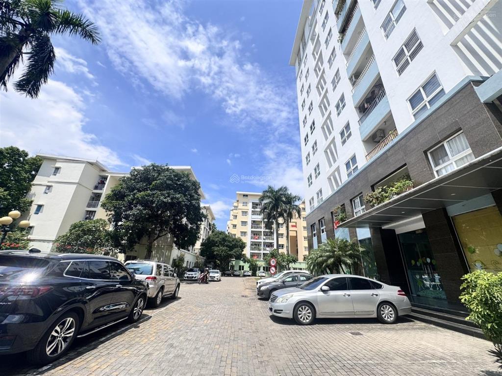 Cần bán gấp căn hộ chung cư  112m2 việt hưng