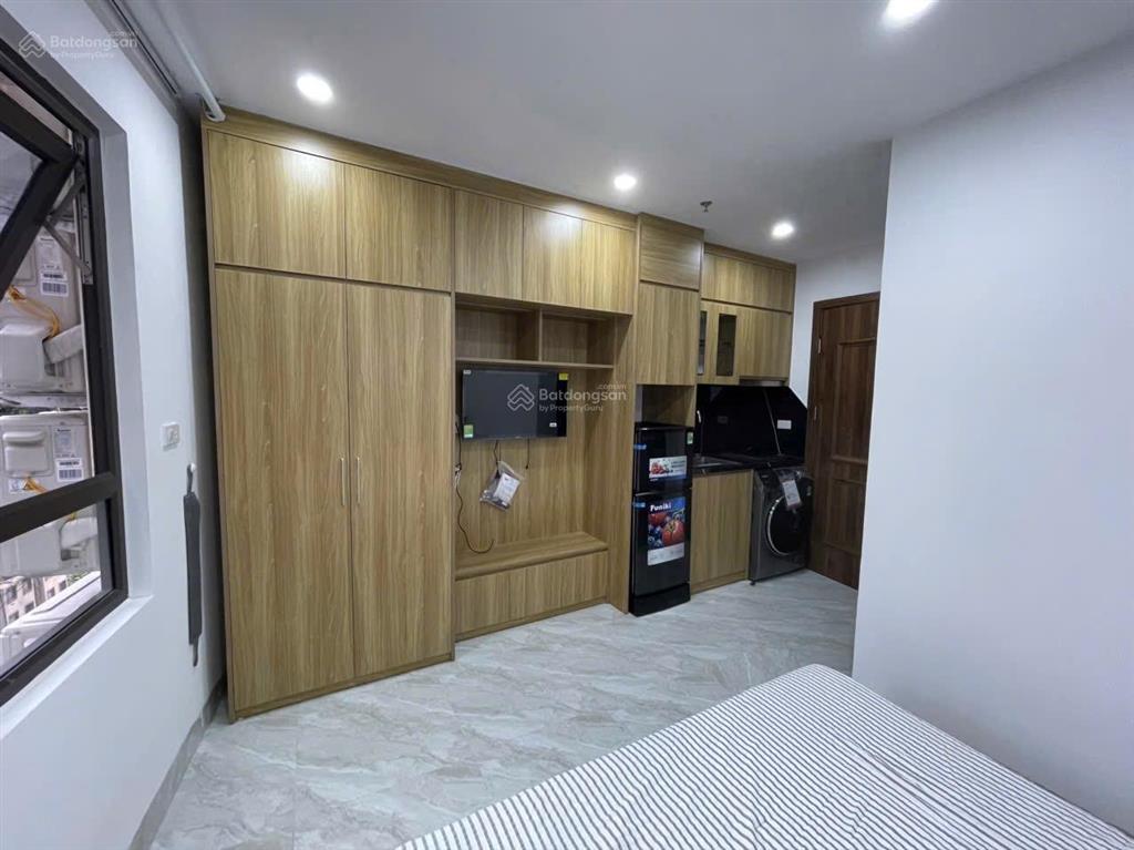 Cần bán căn hộ dòng tiền việt hưng  64m2 x 7 tầng giá sốc