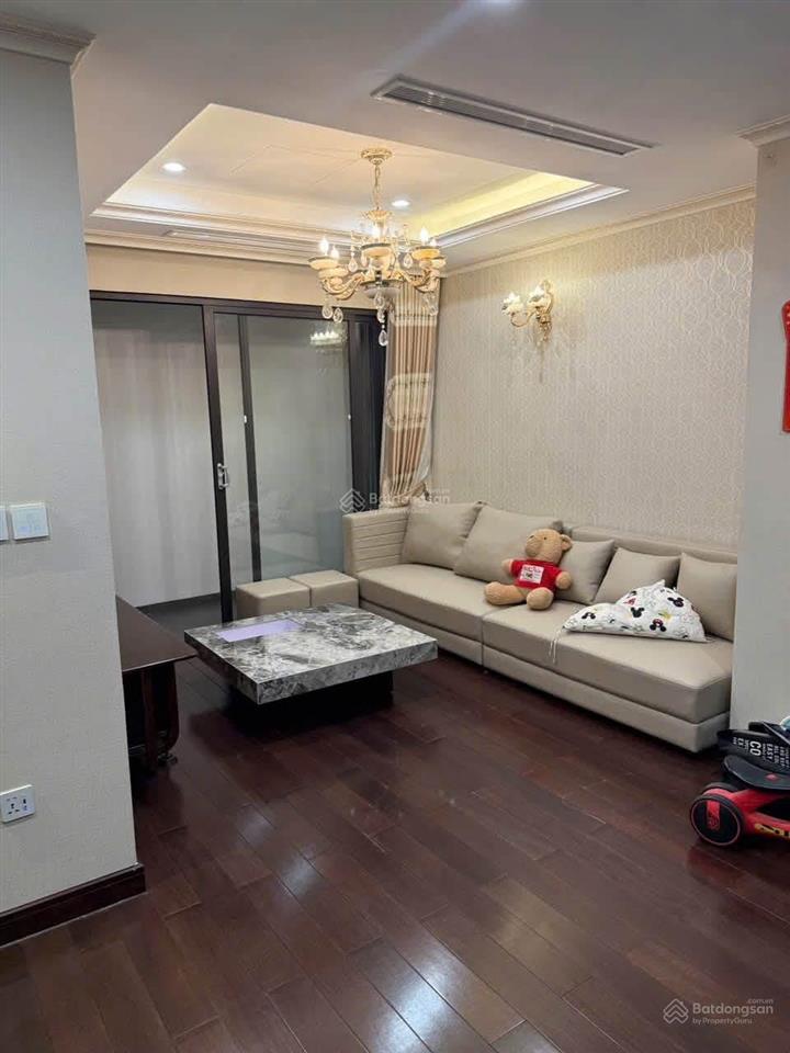 Cần bán căn chung cư hc mặt phố hồng tiến