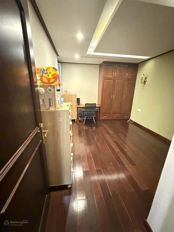 Cần bán căn chung cư hc mặt phố hồng tiến