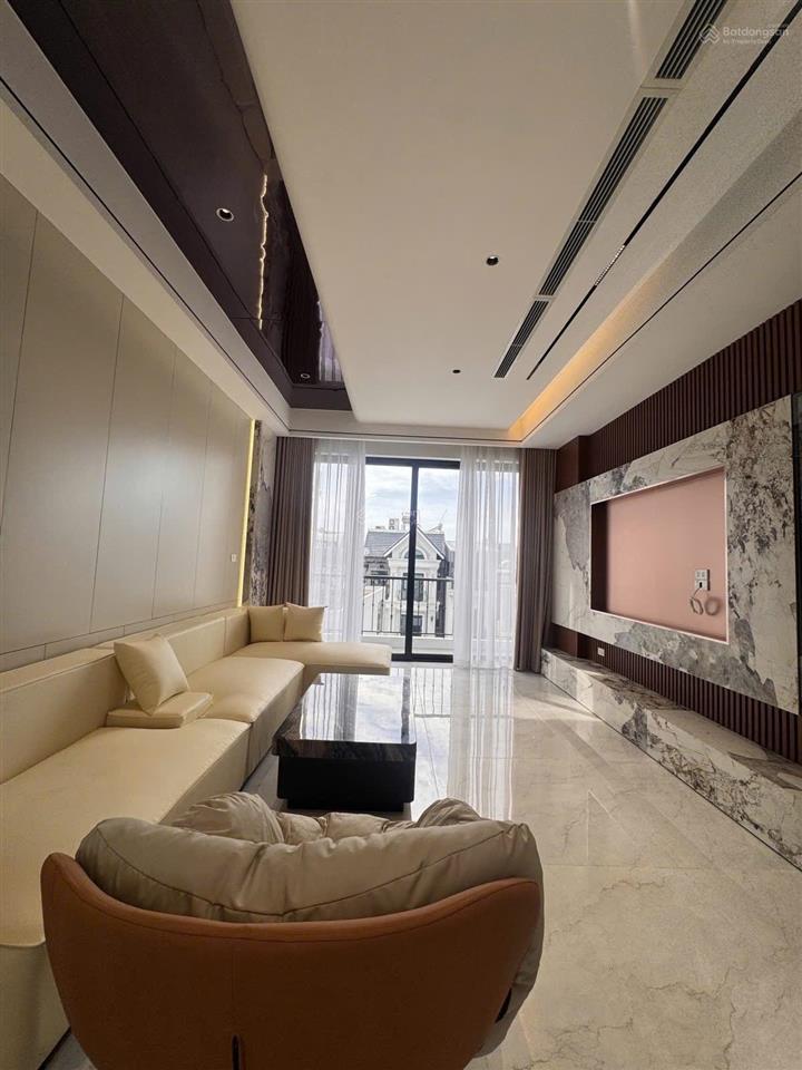 Bán nhà tư đình  bát khối long biên