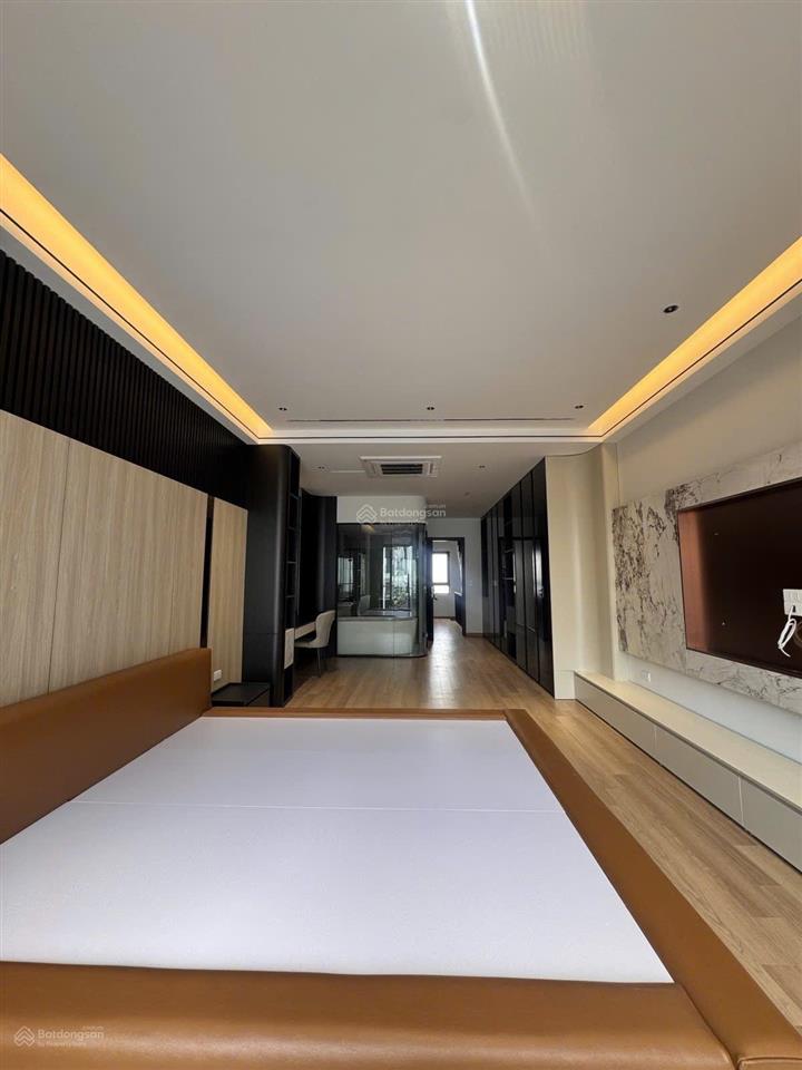Bán nhà tư đình  bát khối long biên