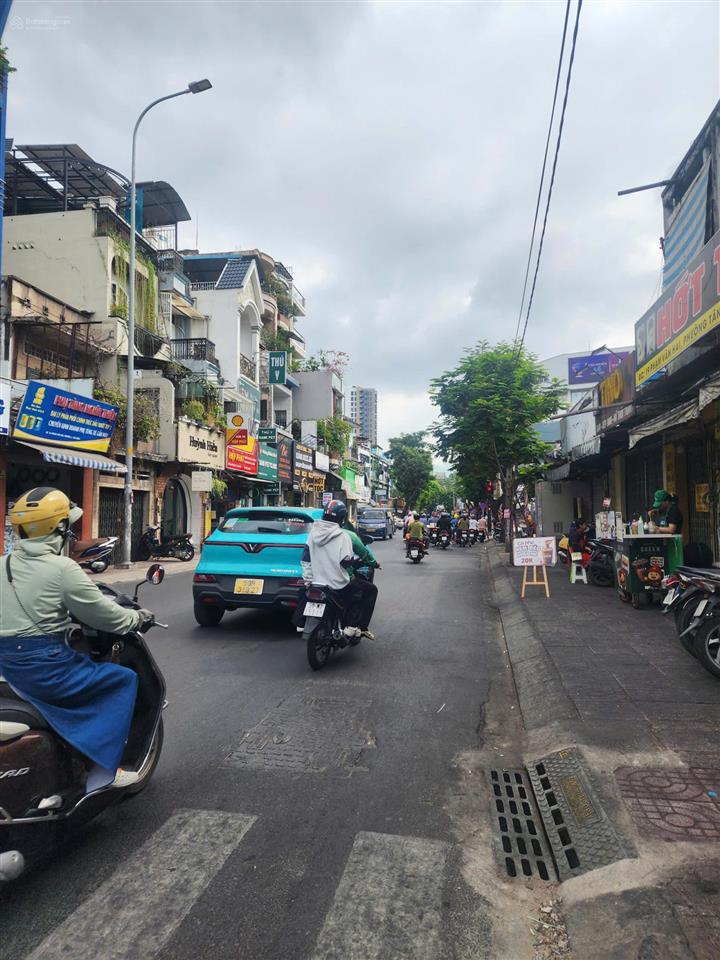 Bán nhà mặt tiền phạm văn hai  gốc ngã tư lê văn sỹ p2 tân bình dt (4,4x11,5m) giá 10,9 tỷ tl