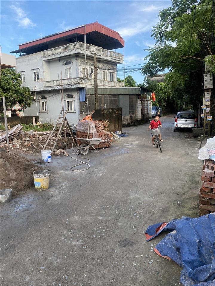 Chủ cần tiền bán lô đất ngay gần cổng trường đại học kiểm sát, gần ql6
