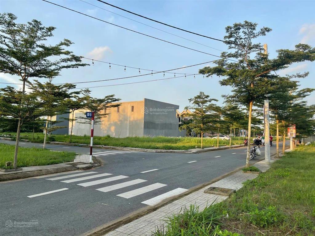 5x19m odt shr đường nhựa vỉa hè sát bên kdl bửu long, giá 1 tỷ 450 thương lượng  xây dựng tự do