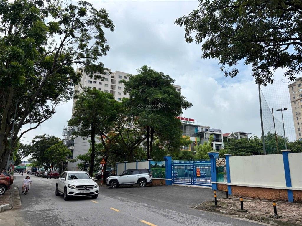 Bán mảnh đất đấu giá khu đô thị sài đồng, xây văn phòng cực đẹp, giá lại cực tốt.
