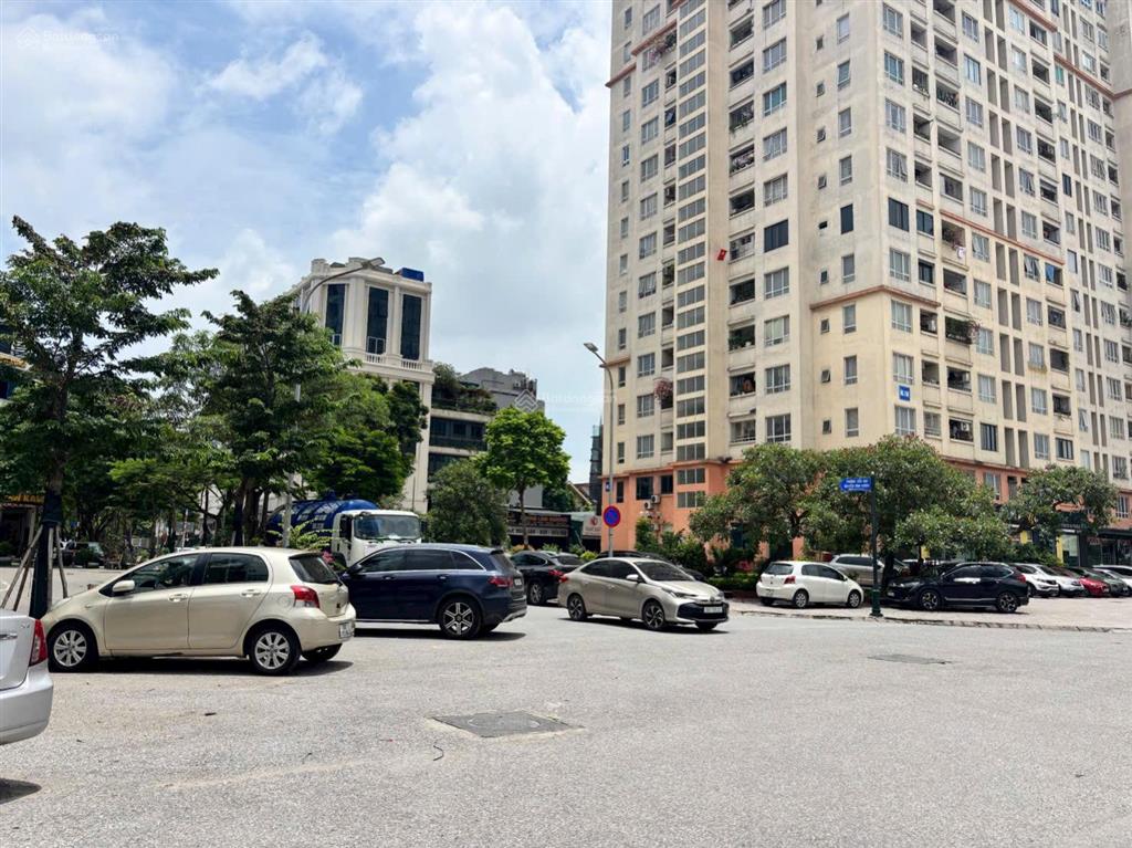 Bán mảnh đất đấu giá khu đô thị sài đồng, xây văn phòng cực đẹp, giá lại cực tốt.