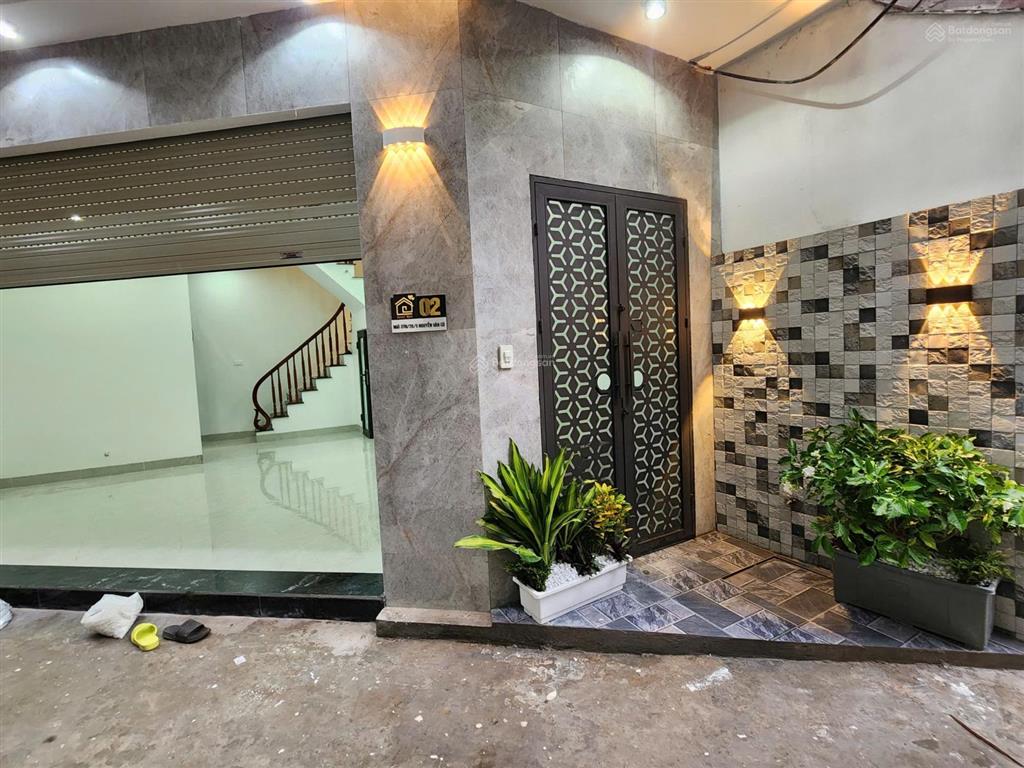 Bán nhà 6 tầng thang máy gara full đồ mới tinh ngay phố nguyễn sơn bồ đề long biên