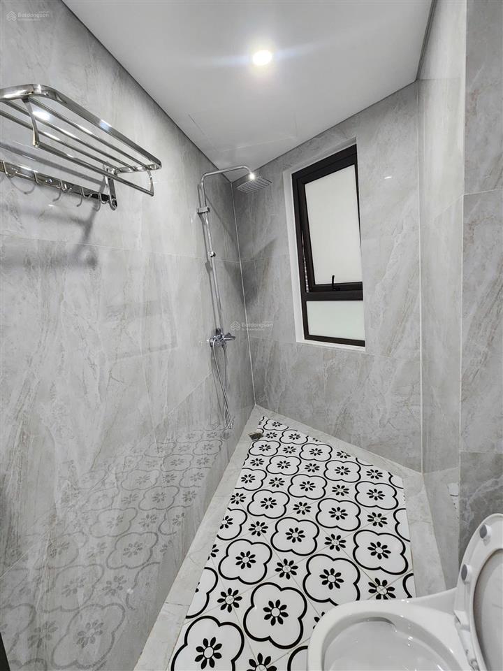 Bán nhà 6 tầng thang máy gara full đồ mới tinh ngay phố nguyễn sơn bồ đề long biên