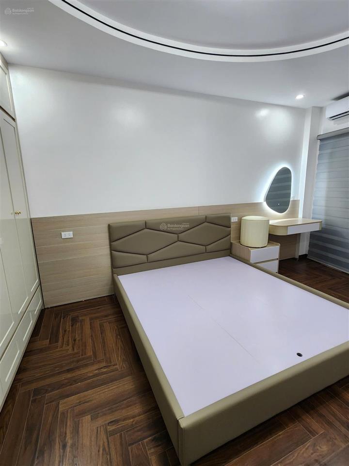 Bán nhà 6 tầng thang máy gara full đồ mới tinh ngay phố nguyễn sơn bồ đề long biên