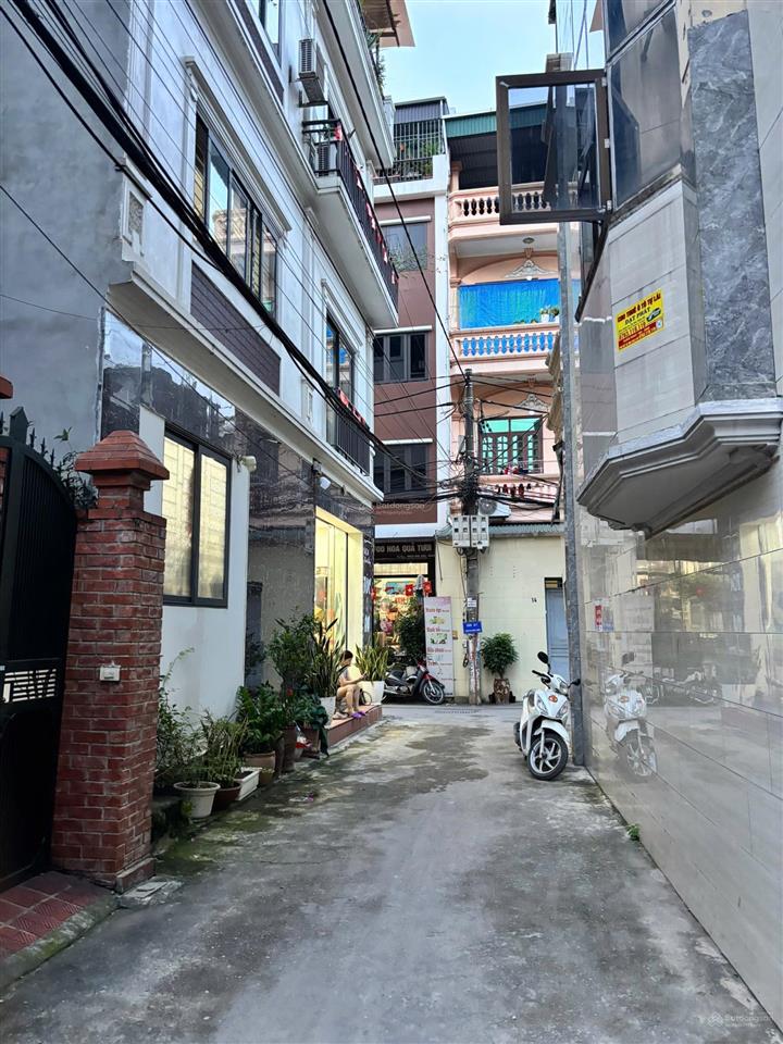 Bán nhanh nhà cấp 4, 2 mặt đường ngay trung tâm sài đồng không quy hoạch