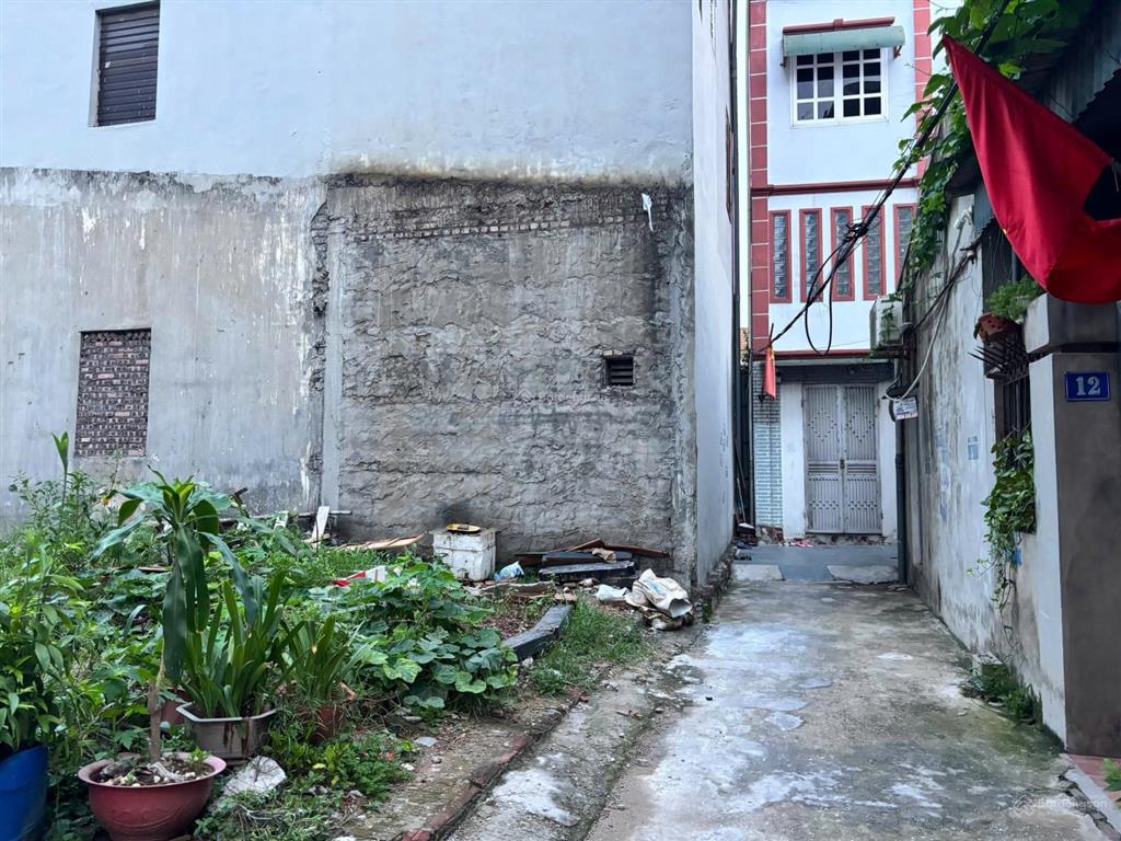 Bán nhanh nhà cấp 4, 2 mặt đường ngay trung tâm sài đồng không quy hoạch